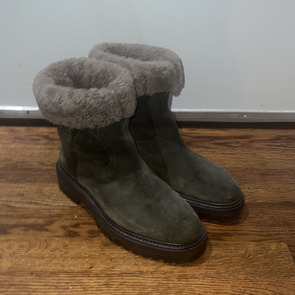 Jimmy Choo Yari Sherpa-lined Boots. Size 7. - Picture 5 of 7